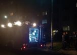 Евакуираха живеещите в блок в Бургас заради пожар, мъж скочи през терасата
