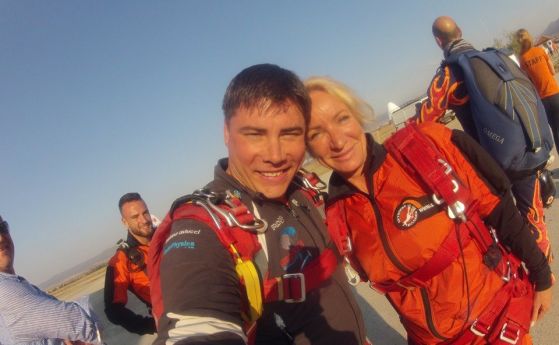 Мария Гроздева скочи с парашут