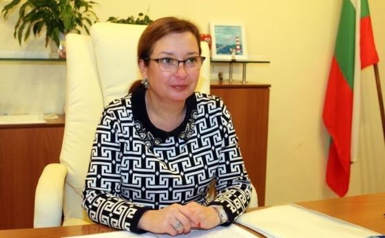 Зам.-министър Русинова: 94% от институциите за деца са закрити