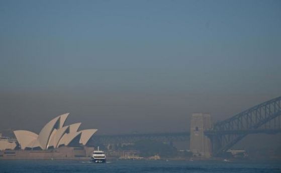 Пожари обвиха Сидни в отровна мъгла