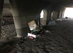 Проверяват за клошари и отпадъци под мостовете в София