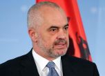 Премиерът на Албания призова помощта да е в пари, а не в храни