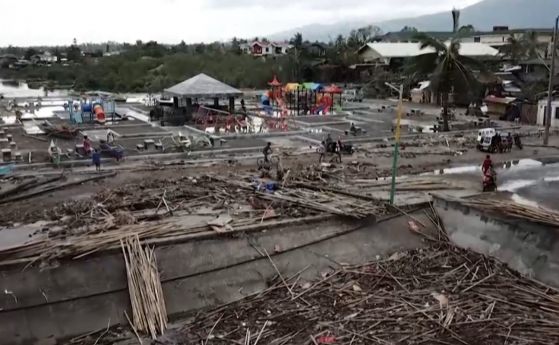 Най-малко 17 загинали при тайфун във Филипините
