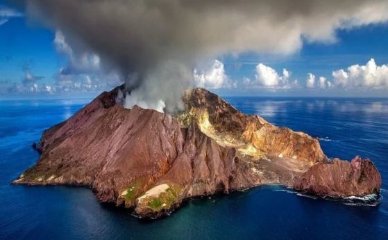 Жертвите на вулкана на остров Уайт станаха 17, търсят тела на загиналите