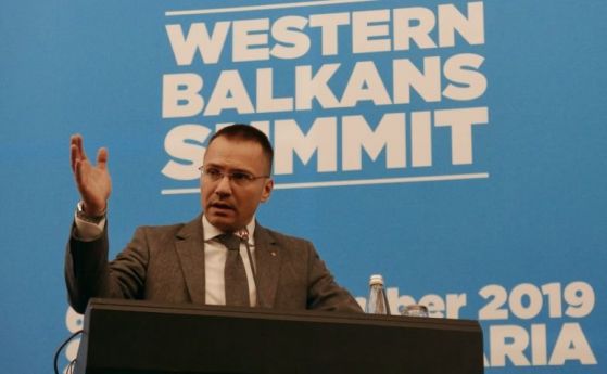 Двама евродепутати искат извинение от Ангел Джамбазки