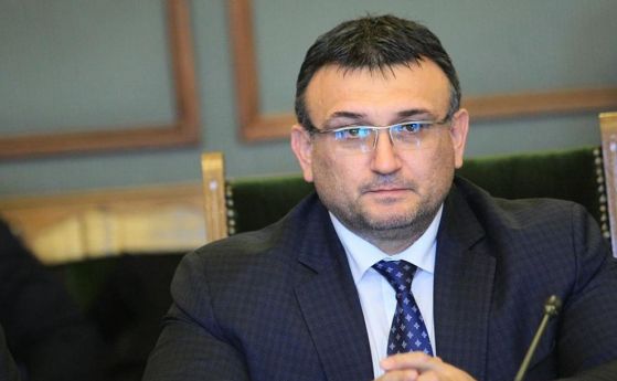 Шефът на МВР отрече арести на мафиоти от Калабрия в България