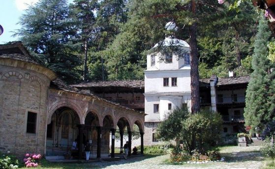 Бачковският, Троянският и още 3 манастира ще бъдат обновени с европари