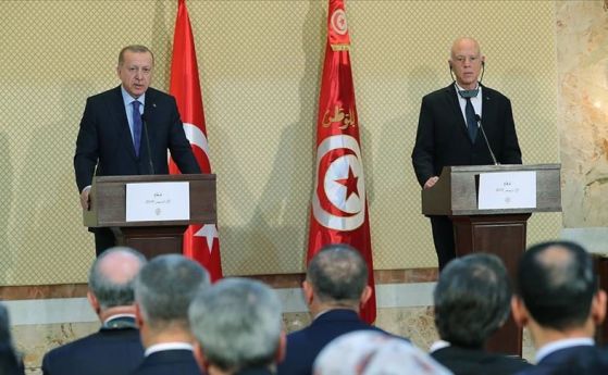 Президентите на Турция и Тунис обсъдиха прекратяването на огъня в Либия
