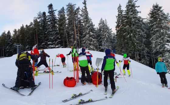 Алпийците ни тренират при отлични условия в Банско
