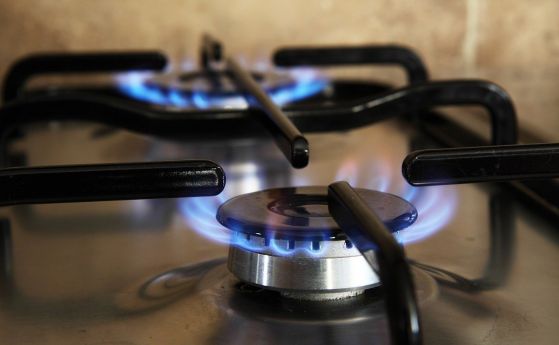 КЕВР намали цената на природния газ с 1,81%. Токът и парното няма да са по-евтини