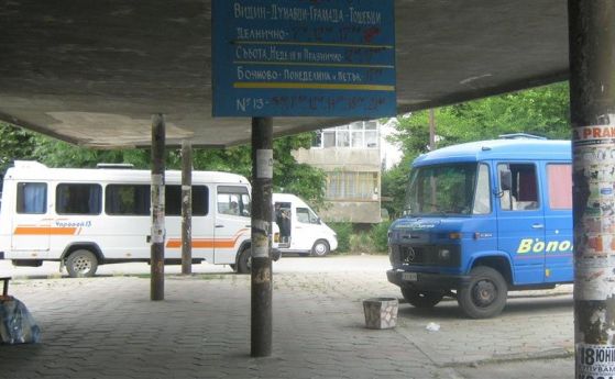 Хаосът с автобусите до селата се разраства