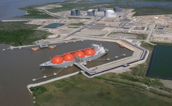 Държавата купува 20% от терминала за втечнен газ в Александруполис