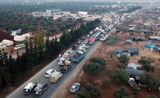 Нови 20 000 сирийци са до границата с Турция