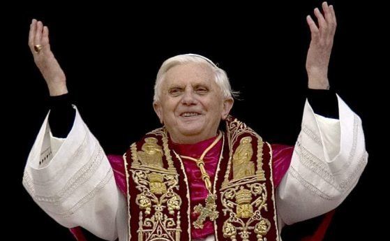 Пенсионираният папа Бенедикт XVI предупреждава Франциск за браковете на свещениците