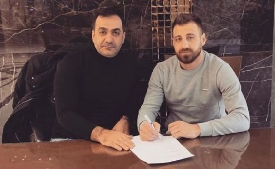 Български футболист ще играе в Иран