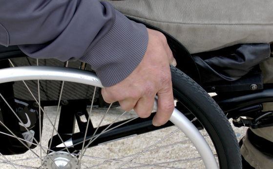 До €200 000 държавна помощ за фирми, даващи работа на хора с увреждания