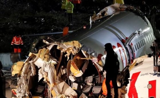Три жертви на разцепилия се на три самолет в Истанбул. Сред загиналите и ранените няма българи