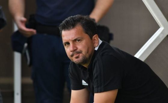 Треньорът на ЦСКА остава на поста си и при загуба от Левски