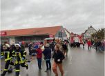 Кола се вряза в карнавално шествие в Германия, ранени са 30 души (обновена)