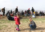 Стотици мигранти тръгнаха от Турция към Гърция и България