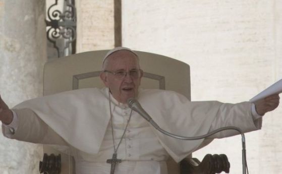 Папа Франциск отменя аудиенциите на площад 'Св. Петър'