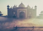 Индия спира туристическите визи до 15 април