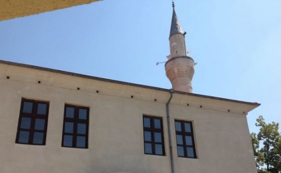 И джамиите в Кърджалийско остават отворени за богомолци