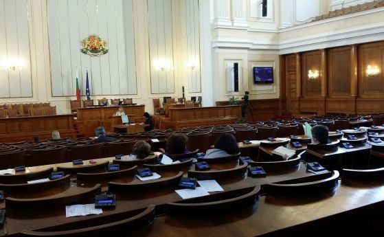 Депутатите се събират извънредно за ветото на Радев