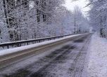 АПИ: Над 340 снегорина обработват пътищата, няма затворени участъци
