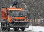 Снегът лиши от ток 8 от 10-те общини на Враца, 140 машини чистиха София тази нощ