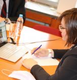 Нинова участва във видеоконферентна среща с лидери на партии и премиери