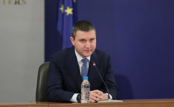 Горанов към депутатите: Позволете ми да напълня държавата с пари, после вие ще вземете решение