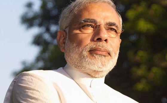 Челен опит: Индийският премиер и депутатите си намалиха заплатите с 30%