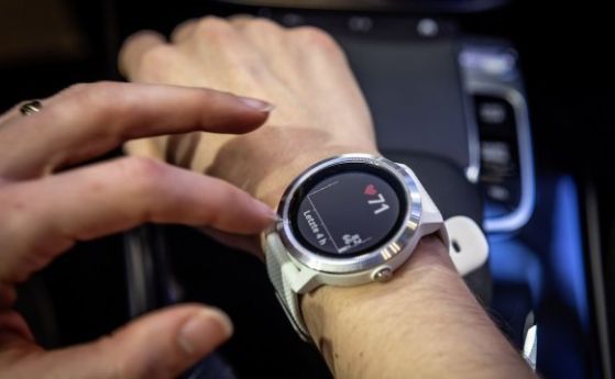 Германия следи разпространението на заразата с 'умен' часовник
