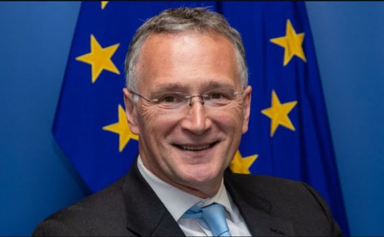 Шефът на науката в ЕС даде оставка, разочарован как Брюксел реагира на кризата с COVID-19