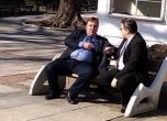 Полицията проверява седял ли е Каракачанов на пейка в парка