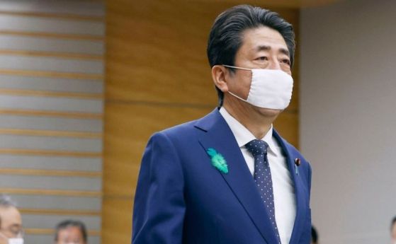 Бременни японки получили замърсени маски от властта
