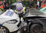 Двама полицаи прегазени умишлено в Париж, единият е в изкуствена кома