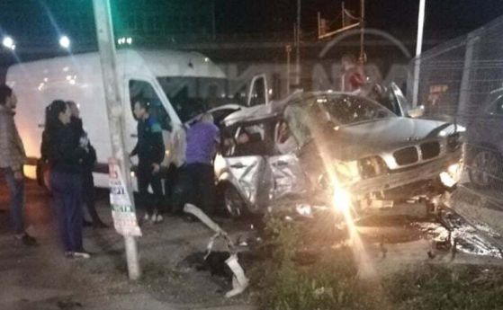 Тежка катастрофа в София, четирима младежи са пострадали