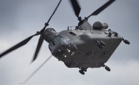 Издирват канадски военен хеликоптер, потънал в Средимземно море