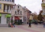 2-годишно дете падна от третия етаж на кооперация в Казанлък