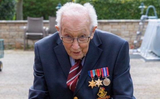 Британският ветеран Том Мур получава рицарско звание