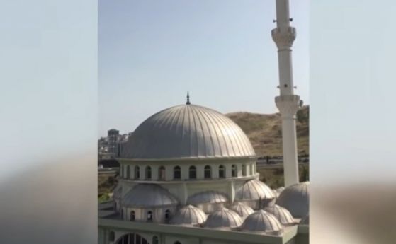 Революция вместо молитва: ''Бела чао'' зазвуча от минаретата в Измир (видео)