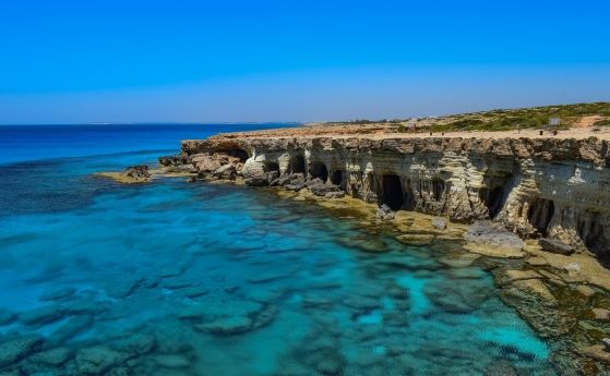 Кипър ще плати цялата почивка на туристите, ако се заразят с COVID-19