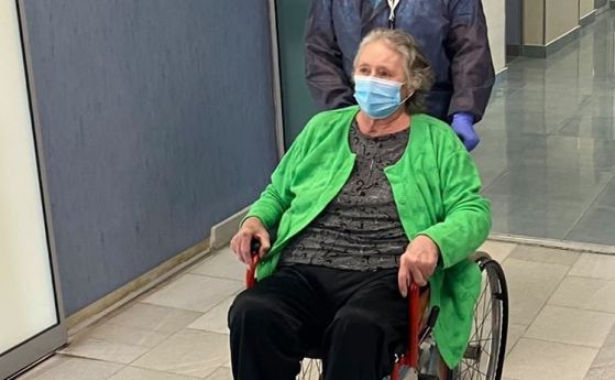 Спасиха 75-годишна жена с коронавирус след 33 дни на апаратно дишане