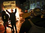 Насилието в САЩ ескалира: Протестиращи газят полицаи и стрелят по тях след заплахите от Тръмп