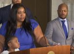 Искам правосъдие: майката на дъщерята на Джордж Флойд в първо изявление заедно с 6-годишното момиченце