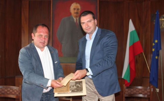 Паргов дари документи и лични вещи на Георги Димитров на музея в Ковачевци
