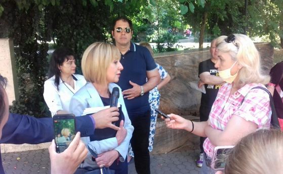 Манолова подкрепи инициатива за чист въздух в Пещера, полицаи й провериха документите
