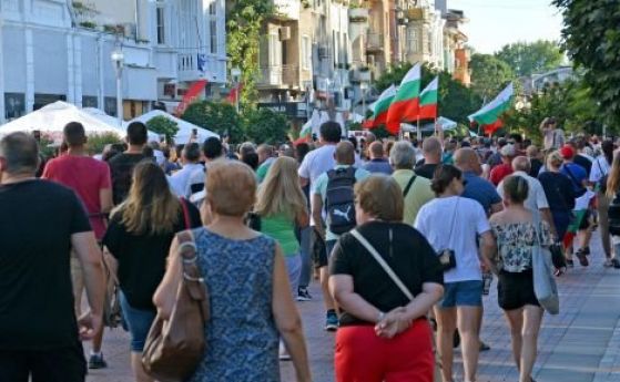 ''Оставка и затвор!'' оглася улиците на Варна: трети ден протест